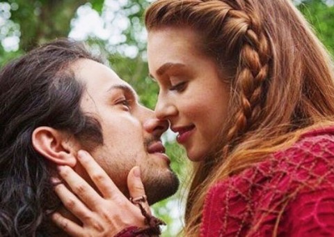  Marina Ruy Barbosa fala sobre reação de marido a cenas românticas