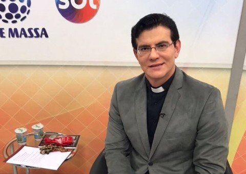 Jovem diz estar grávida do padre Reginaldo Manzotti