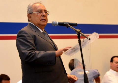 Amazonino determina pagamento de benefícios a policiais civis e servidores da UEA