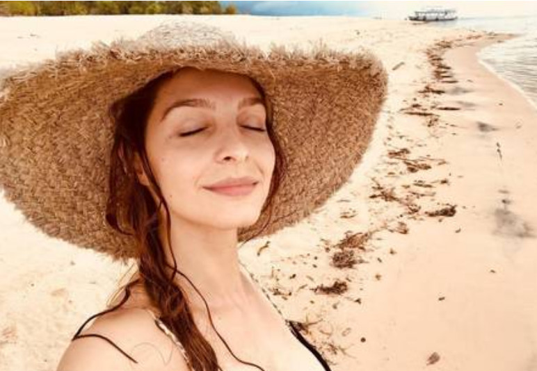 Michelle Batista, ex-‘Malhação’, posa nua em defesa da liberdade