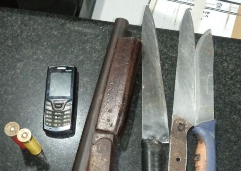 Novinhos são apreendidos enquanto tentavam assaltar microônibus em Manaus