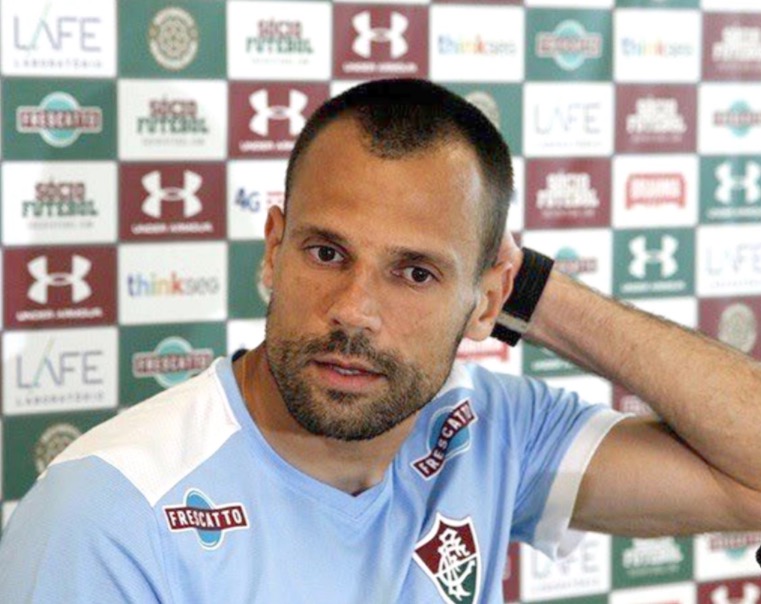 Cavalieri é dispensado por Whatsapp, se revolta e pode ir à Justiça contra Flu