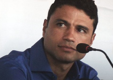 Santos oficializa ex-jogador William Machado como gerente de futebol