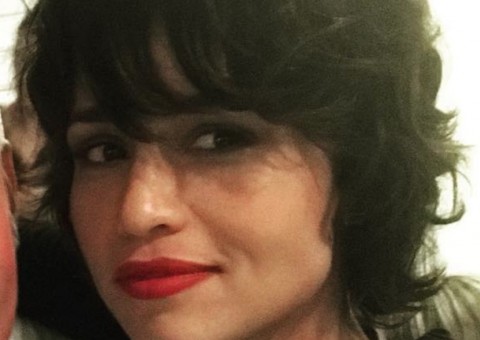 Nanda Costa radicaliza no visual e aparece com cabelo Joãozinho