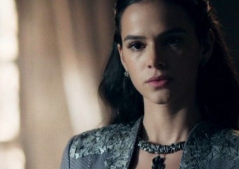 Em Paris, Neymar assiste estreia de novela e comenta cena com Bruna Marquezine