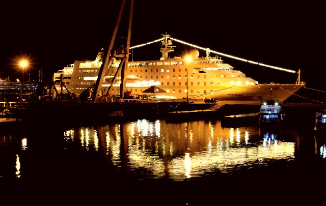 Segundo Cruzeiro da temporada atraca em Manaus com mais de 400 turistas  