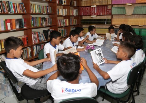 Matrícula para novos alunos da rede pública começa neste sábado