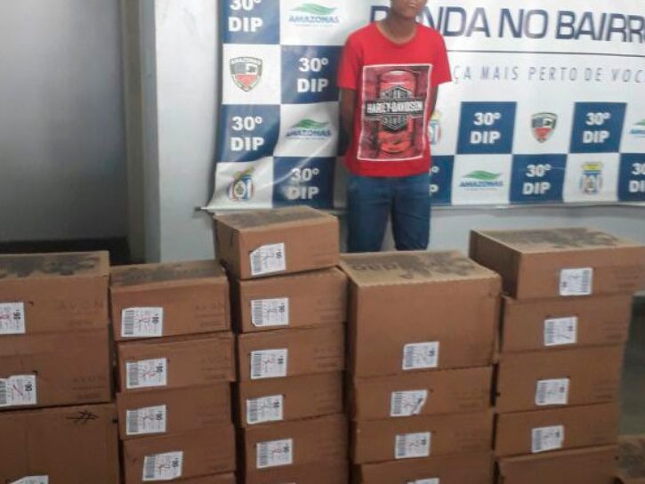 Homem é preso após roubar Kombi com produtos de beleza em Manaus