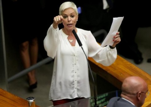 TRF2 nega pedido de Cristiane Brasil, e posse no ministério continua suspensa