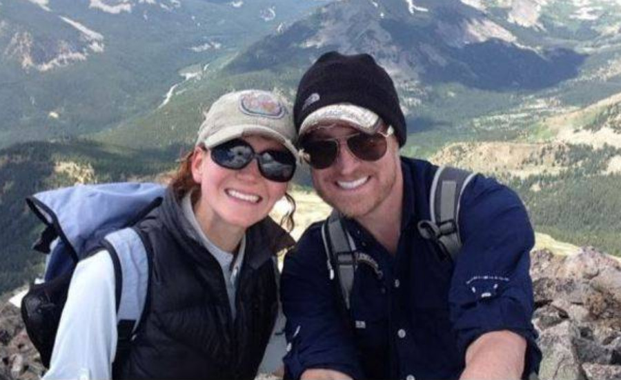 Mulher morre atingida por raio em plena lua de mel