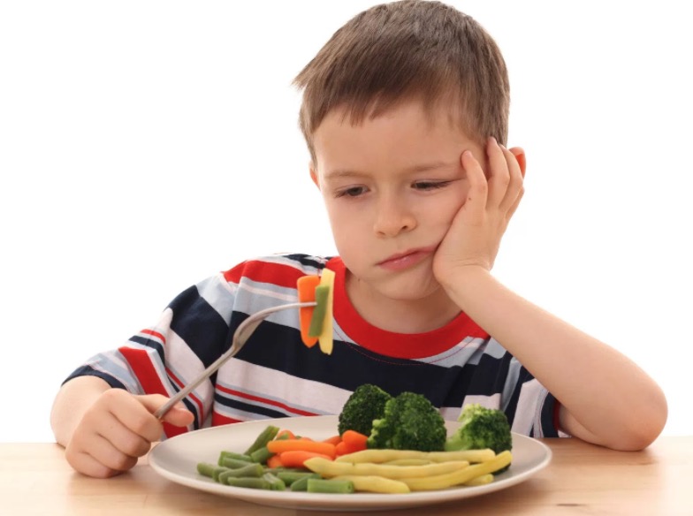 Ciência explica porque as crianças não gostam de comer vegetais