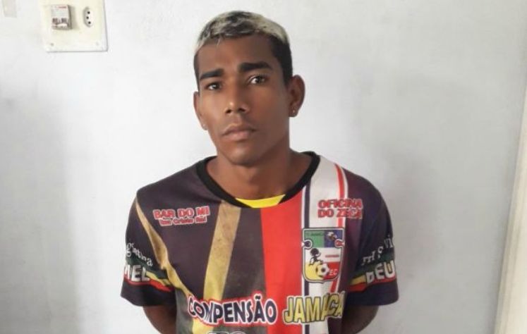 Foragido fica nervoso ao encontrar polícia na rua e acaba recapturado em Manaus