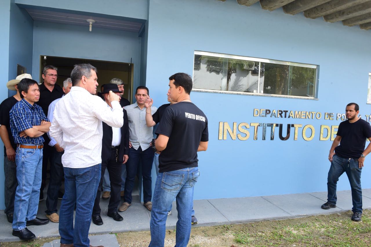 Governo anuncia reajuste de 42% aos peritos e legistas do Amazonas