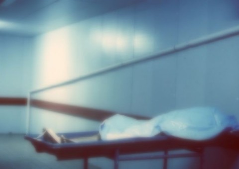  Horas depois de ser dado como morto por três médicos, homem acorda