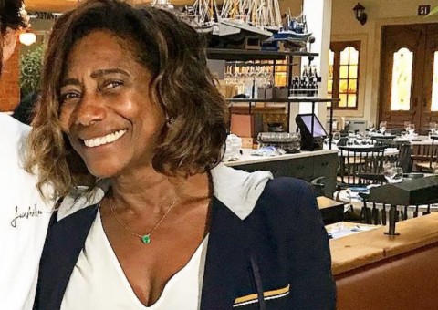 Glória Maria se irrita e faz textão para rebater seguidora na web