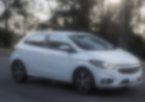 Homem tem carro roubado por bandidos armados na estrada do aeroporto em Manaus