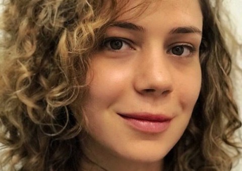  Leandra Leal muda detalhe discreto no rosto e fãs questionam: 'é você?'