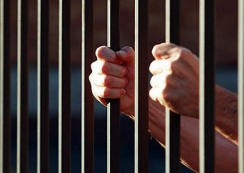 Delegado é afastado após suspeita de entregar celular para detento no Amazonas