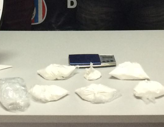 Denunciado por irregularidade em carro é preso com drogas em Manaus