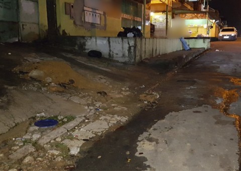 Homem é executado a tiros na frente da mulher em Manaus