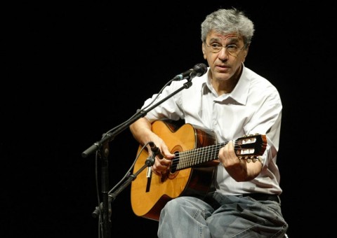 Caetano Veloso é vítima de roubo após show na Bahia