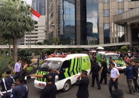 Estrutura desaba na Bolsa de Jacarta e deixa ao menos 75 feridos 