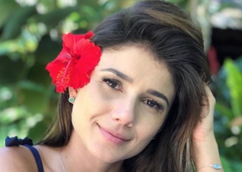 Paula Fernandes engata namoro com jornalista