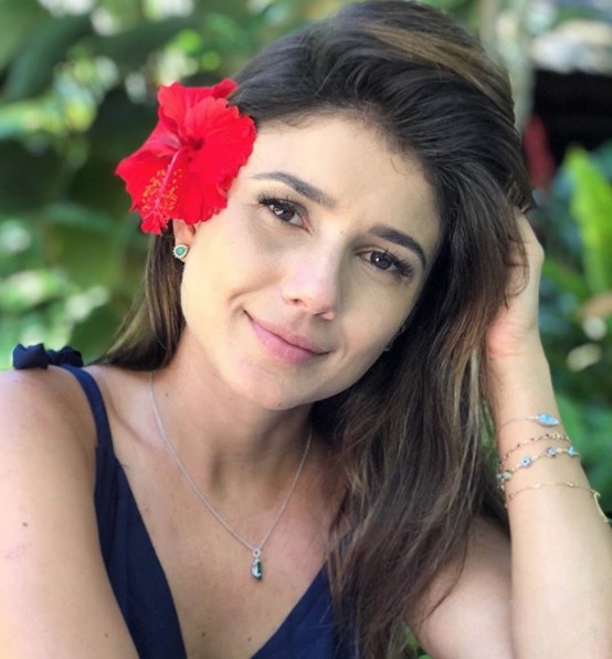 Paula Fernandes engata namoro com jornalista