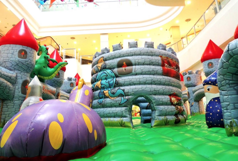 Castelo Encantado e Jump Mania movimentam shopping em Manaus