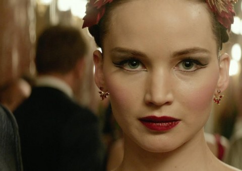 Jennifer Lawrence tenta seduzir Joel Edgerton no trailer de Operação Red Sparrow