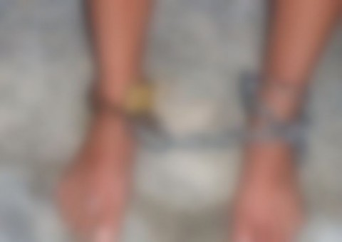 Treze jovens são achados em cativeiro na casa dos pais na Califórnia 