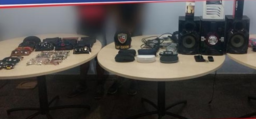 Novinhos são presos enquanto assaltavam ótica no Centro de Manaus