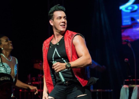 Bloco da Alegria FM O Dia traz Oz Bambaz para sacudir o carnaval em Manaus