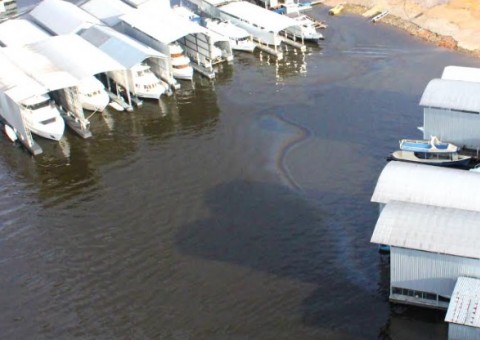 Ipaam intensifica fiscalização em marinas no rio Tarumã-Açu após vazamento de óleo