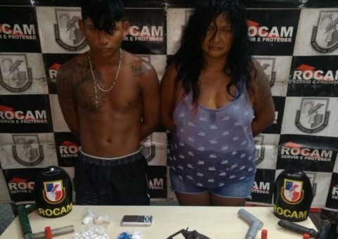 Mulher e novinho armados são presos com drogas em Manaus