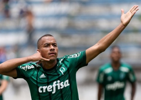 Palmeiras vence Vasco com jogada de Papagaio