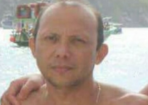 Familiares prestam últimas homenagens em enterro comovente de amazonense morto na Venezuela