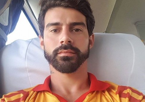   Ex de Viviane Araújo, Radamés se derrete com ultrassom de namorada