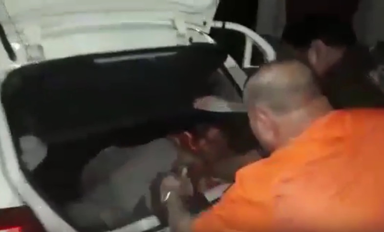 Vídeo mostra motorista de aplicativo sendo resgatado com ajuda da Polícia em Manaus