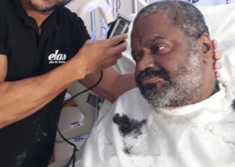 Internado há 10 meses, Arlindo Cruz deve ter alta nos próximos dias