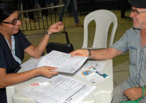 Ação promove entrega de medicamentos gratuitos e testes rápidos de HIV em Manaus