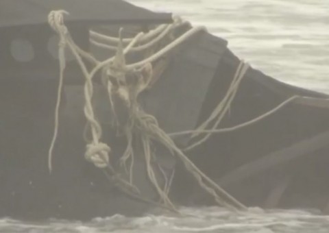 ‘Barco Fantasma' surge à deriva com 7 corpos em decomposição
