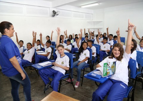 Matrículas para alunos novos da rede pública terminam nesta quinta-feira