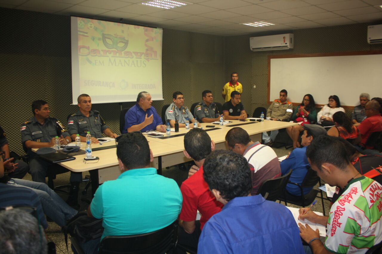 Blocos e bandas de rua assinam adesão a portaria de segurança para Carnaval 2018 