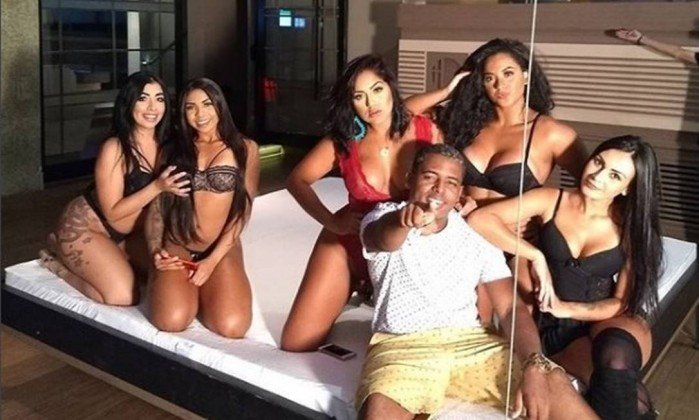  Funkeiro acusado de apologia ao estupro promete 'versão light' da música