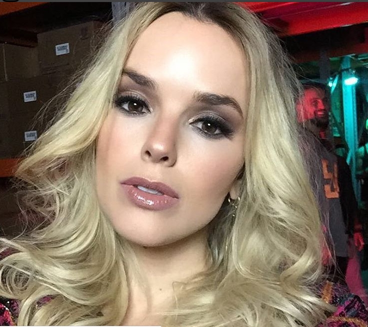 Cantora Thaeme compra produtos para bebê antes de ficar grávida