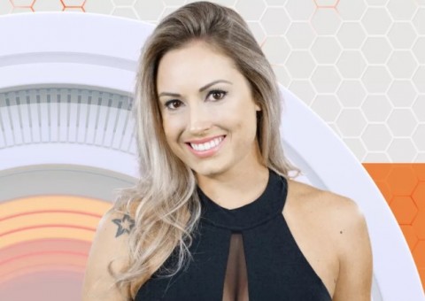 Personal trainer, Jéssica promote agitar as festas no BBB18