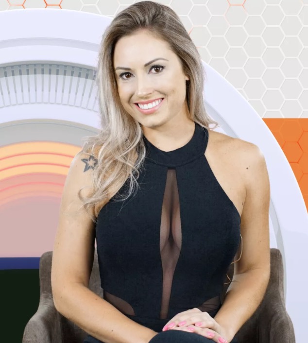 Personal trainer, Jéssica promote agitar as festas no BBB18