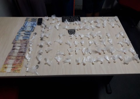 Homem é preso com saco de drogas ao lado de igreja evangélica em Manaus