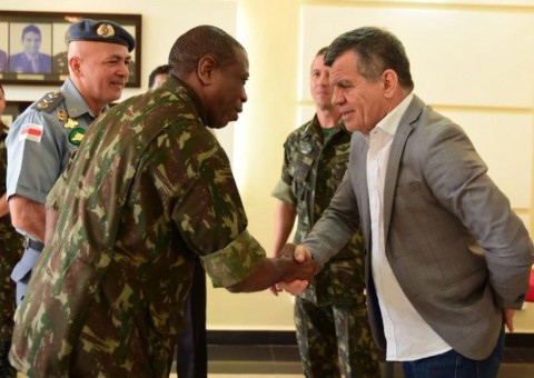 Forças especiais das Polícias Militar e Civil do Amazonas recebem fuzis do Exército